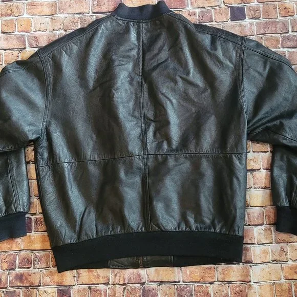 Vintage Men's 'Weekends' Black Genuine Leather Bomber Jacket - Picture 5 of 13